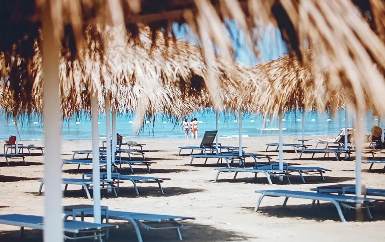 Sea Breeze Hotel Nardaran Buitenkant foto